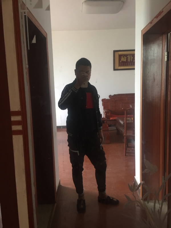 MC无所畏惧的第一张照片--江西认干亲服务网